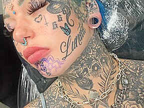 Amber Luke Getting a Chin Tattoo