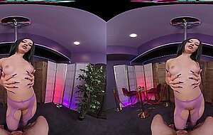 Baby crazy moves: jazmin luv