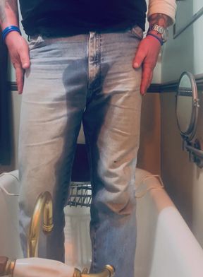 Pissing my jeans in tub