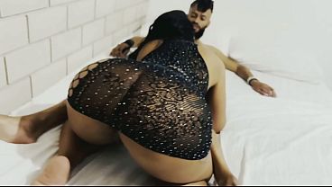 depois que curti o carnaval com as amigas cheguei em casa com muito tes&atilde_o , acordei ele para transar como sempre ele n&atilde_o recusou , mais o tes&atilde_o era muito que transei com o amigo dele tamb&eacute_m