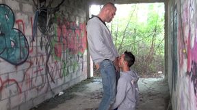 880 eddy fucked outdoor in jockstrap by bear xxl