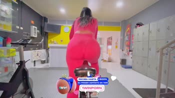 Jenifer Play - Waiting for Jenifer's Surprise at the Gym