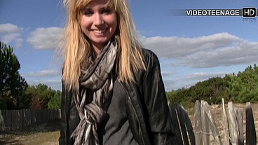 lovely 18 years old Vicky does a porn casting