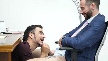 LA PUTITA DEL JEFE...HOW EXCITING IT IS TO FUCK IN THE OFFICE!!! BY LEO BULGARI, SEBAS SILVER & JUSTIN JETT