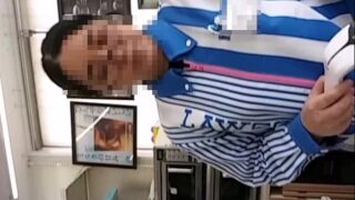 Hete man domineert een paar geile gay bottoms met intense anale actie