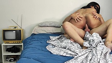 CÂMERA VOYEUR PARA FLAGRAR MINHA ESPOSA INFIEL