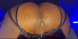 Masturbating My Oiled Ass