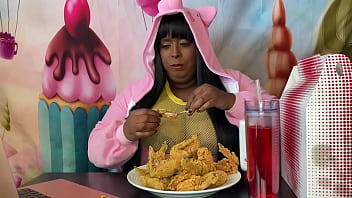 Feedmetons is a fat pig!!!  SSBBW stuffing face while watching porn. Feederism