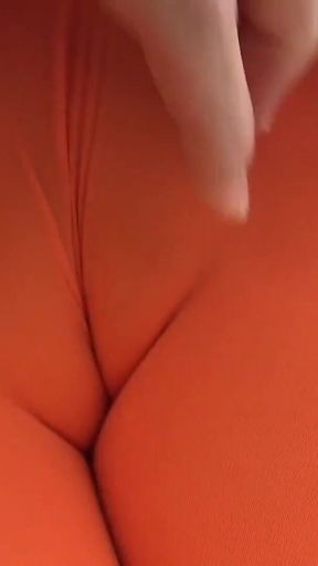 Two blonde sluts Victoria Summers and Mona Lee eagerly insert dildos in their pussies and ass