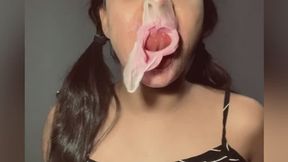 STICKY FACE layers of gum