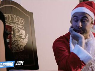 River Lynn Bangs Bad Santa Until This guy Cums On Her Face - Bad Santa Porn Cosplay Parody
