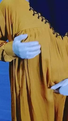 Indian beautiful woman fucked while working in garment factory   Clip 1