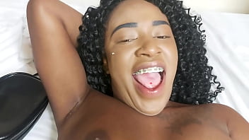 O primeiro anal da novinha baiana com 18 anos Bruna Black