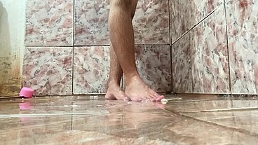 Pés lindo e rola grande