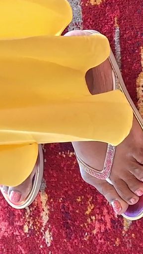 My Stepmama's Travel BFF Got Big Juicy Meaty Feet