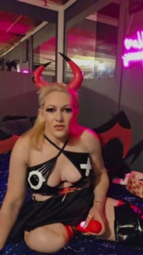 AK Amputee Rubbing Clit with Bare Stump &amp; Cumming with Ahegao Face - Succubus Cosplay