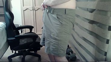 Hot muscular camboy goes commando to do squats