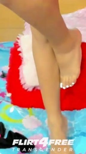 LUSTFUL BOMBSHELL BARES IT ALL BEFORE SPREADING HER LEGS - Kendal Smithx
