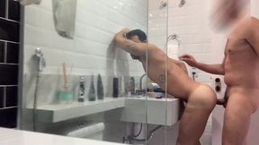 tomando leitada de manha cedo