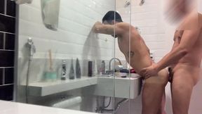 tomando leitada de manha cedo