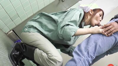 JAVHUB Busty Janitor Maki Koizumi sucks a hard cock