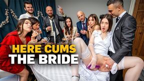 Bride4k. Give us a kiss!