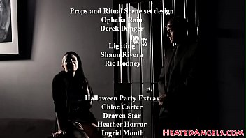 Goth babe rimmed while riding dick