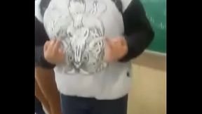 Rebolando no pau da globo