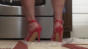 Bubble Wrap Under My Heels - FULL HD 720p