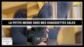 La petite merde sous mes chaussettes sales 4K