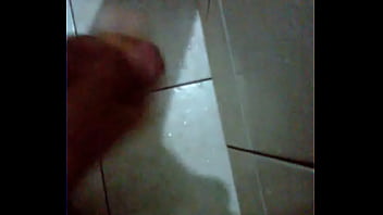 Punheta com gozada