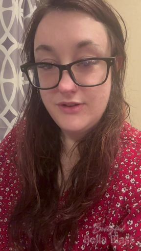 BBW Eye Contact Toilet Farts and Log Plops Intimate POV with Bella Blast