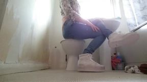 Twink Crossdresser in Tight Jeans