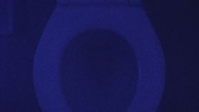 I PEE GOLD AT 12AM MIDNIGHT IN TOILET