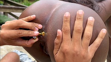 Alicia Ribeiro ninfeta 19 aninhos, leva uma surra forte de um pau enorme sem camisinha Anal, Dupla Penetração, Cuzinho apertadinho