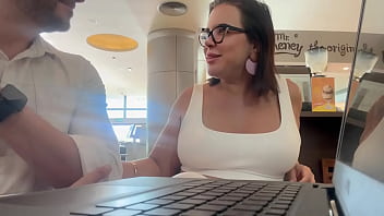 Ataquei a rola do corretor e mostrei que sou &oacute_tima pagadora ...de boquete