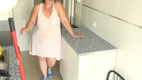 Big Breasted & chubby stepmum is longs for a fresh meat