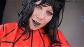 POV gets Kisses from Lydia Deetz MP4 640