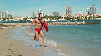 GAYWIRE - Bae Watch With Alex Mecum and Grant Ryan