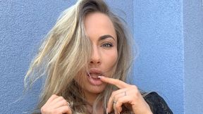 Solo Tease And Pussy Play – Squirting Mess