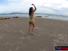 Hot Thai girlfriend sex off the beach during his trip to Thailand