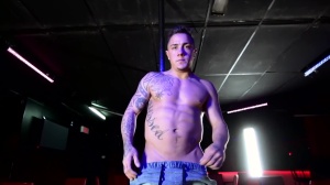 Realitydudes.com - Solo tattooed sexy dancing in the club