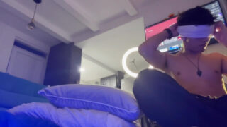 Amatør tynne tenåringer rå knuller en stor pikkede muskel sexdukke i hjemmelaget video