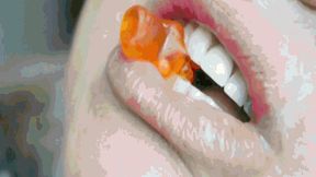 Swallowing, biting, chewing bears AVI(1280x720)FHD