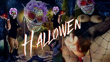 La Catrina: Four squirting orgasms in this scary Halloween. Fucking her wet pussy with a dildo, a very slut Catrina eager for monster big black cocks. The halloween party is going to be fun (DeisyYeraldine)