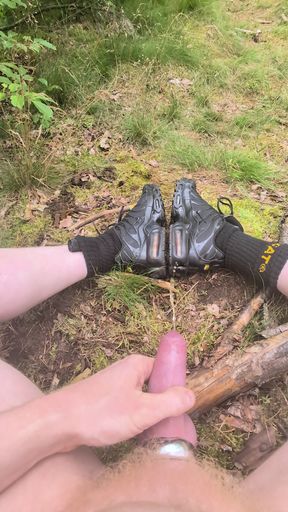 Piss on black NikeTN in Grunewald