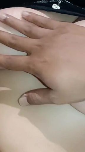 Invite a Domestic Assistant on Vacation While Asking for a   Clip 1