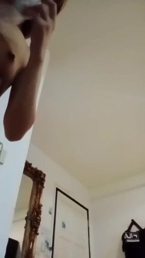 Delia Sugar quick fuck and cum play