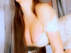 Blonde amateur gives webcam show with toys