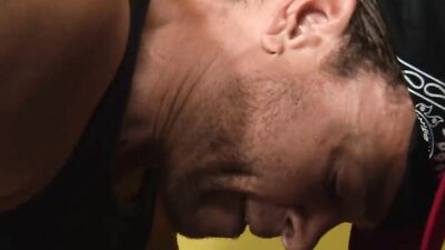 Cute chap bends and gets fucked on the couch by his mate